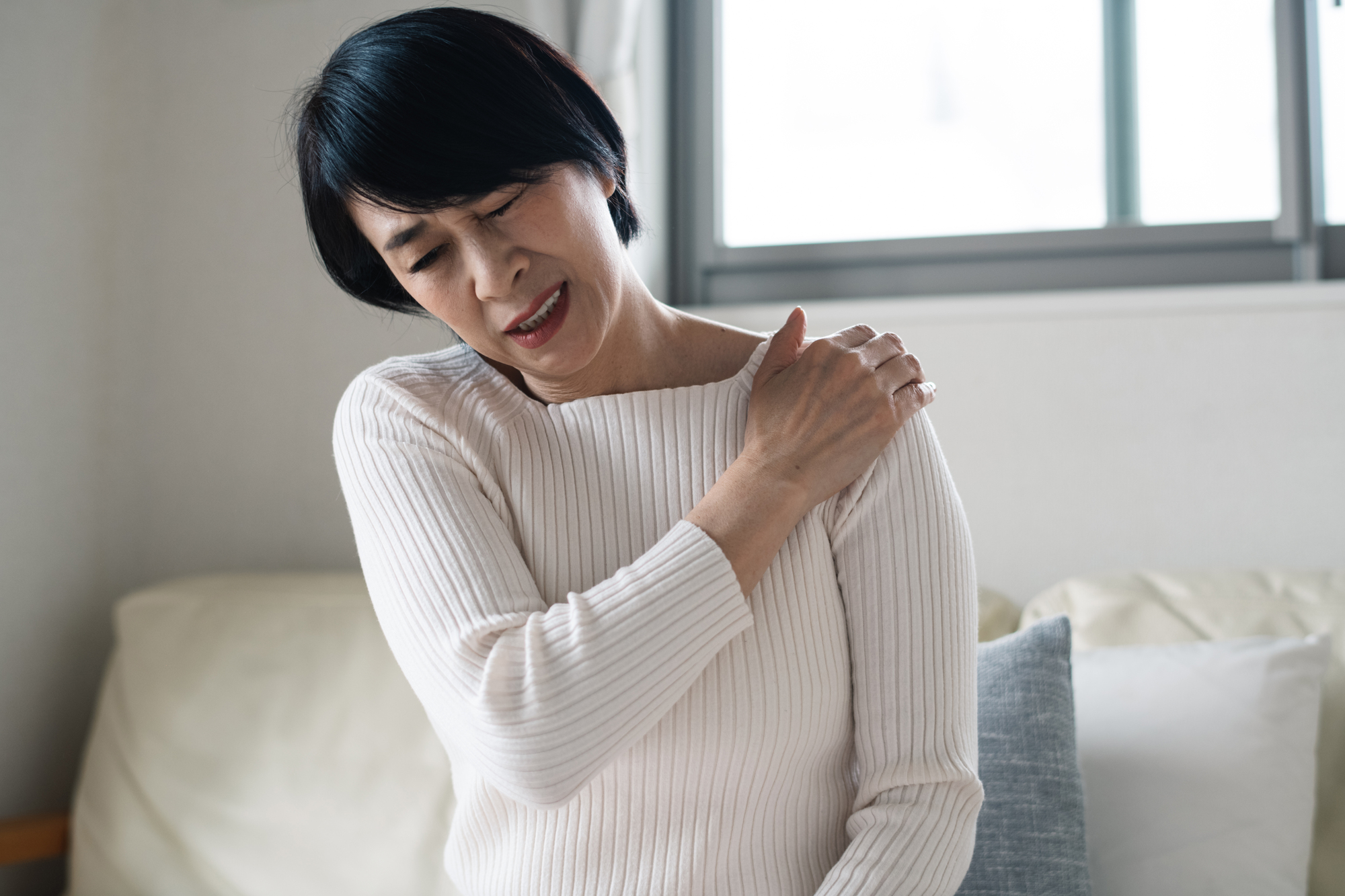 肩こりが治らない原因とは？マッサージしても戻る本当の理由