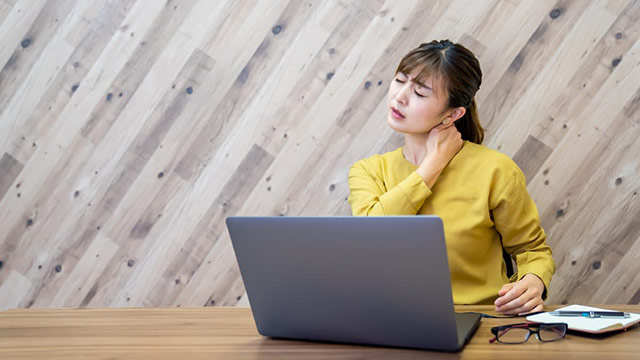 整体は首こりに効果ある？首こりの原因や対処法、予防策も解説！