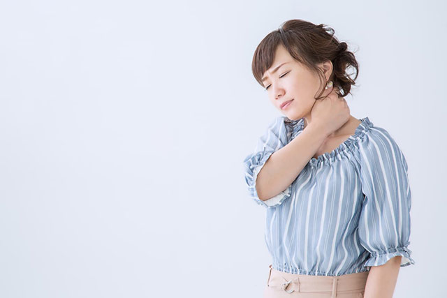 もみ返しで悩む女性