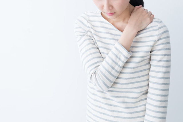 鍼で四十肩・五十肩は治る？治療方法を詳しくご紹介