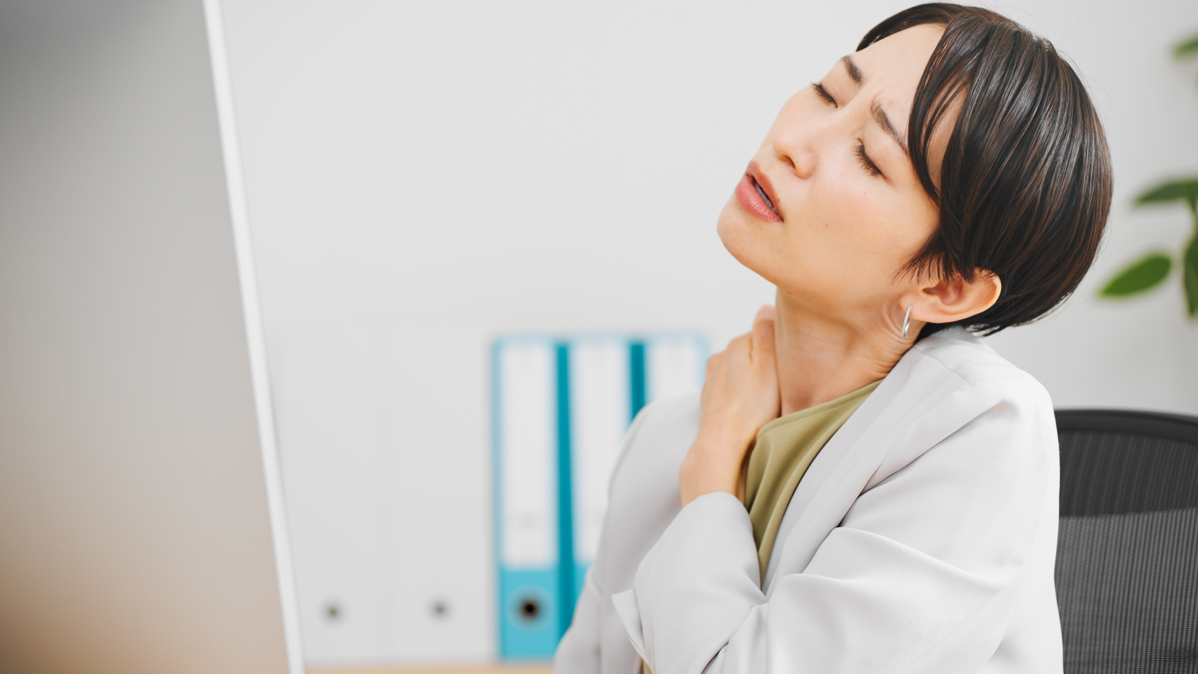 首の痛みにお悩みの方へ！ 原因と対処方法を理解して痛みを解消しよう！